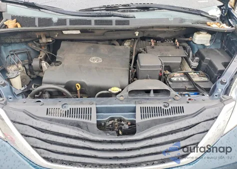 2012 Toyota Sienna Le z USA, uszkodzony, nr VIN 5TDKK3DC0CS257301